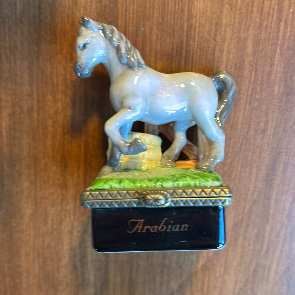 PHB Porcelain Arabian Hinged Trinket Box with Horseshoe—Pristine!